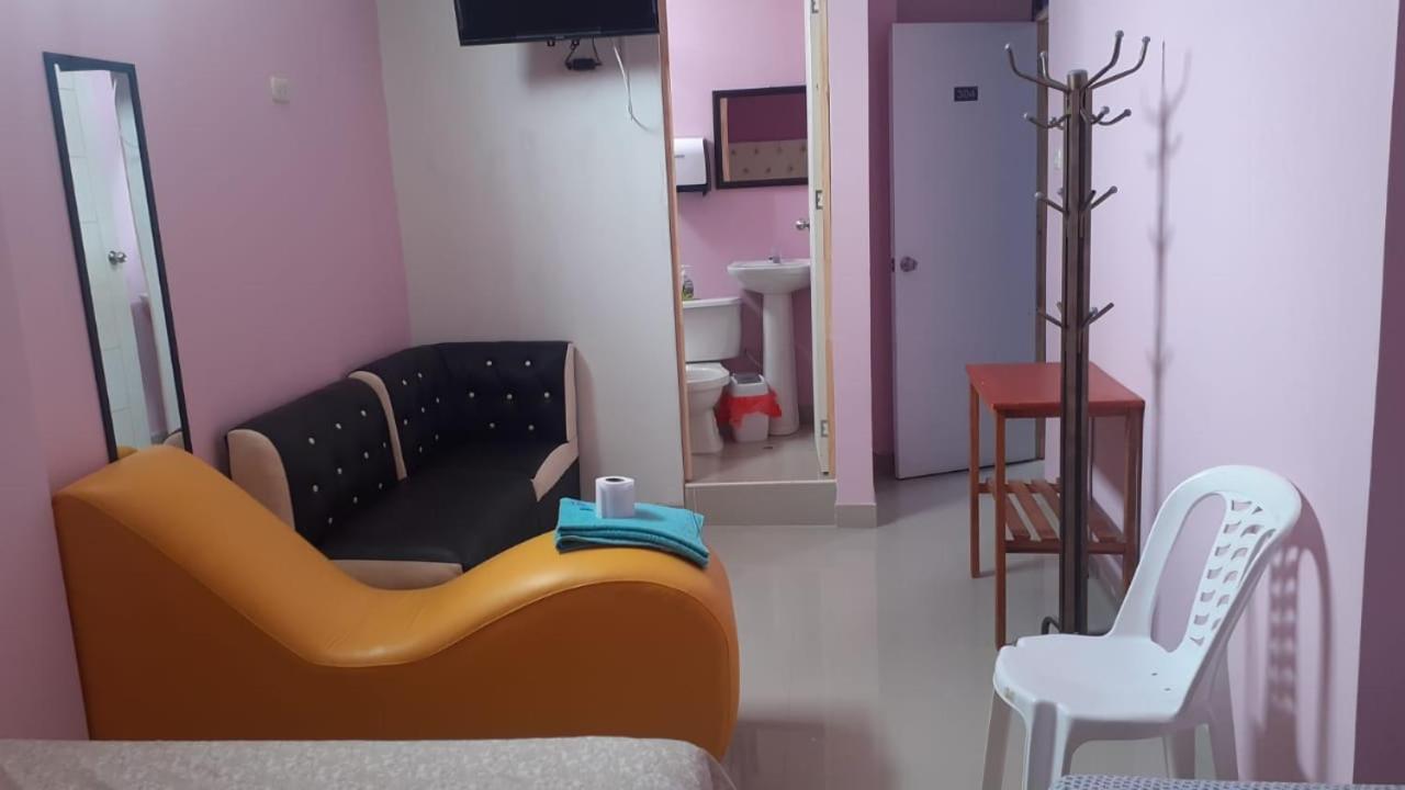 Hotel Hospedaje Las Palmeras Piura Esterno foto