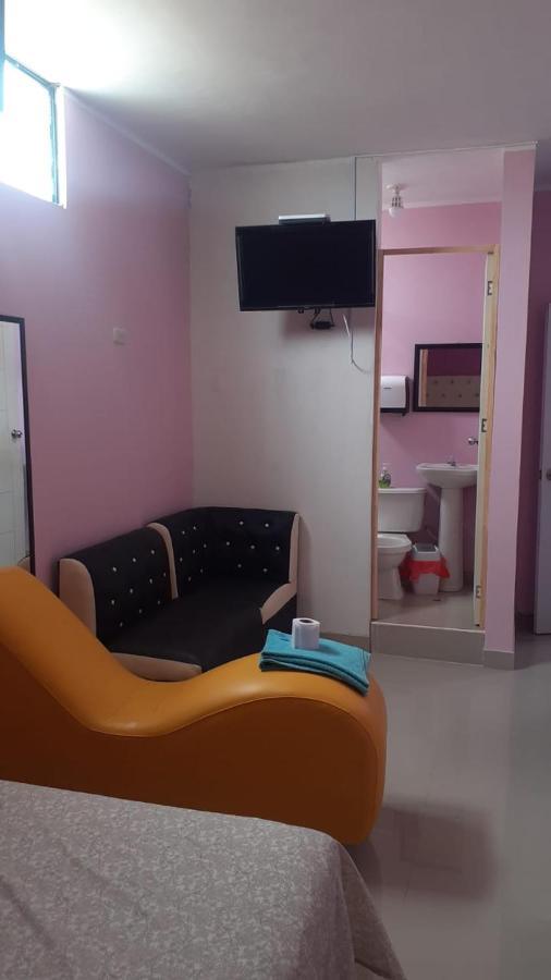 Hotel Hospedaje Las Palmeras Piura Esterno foto